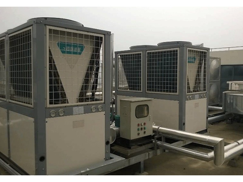 空气能热泵与传统热水供暖设备的优缺点